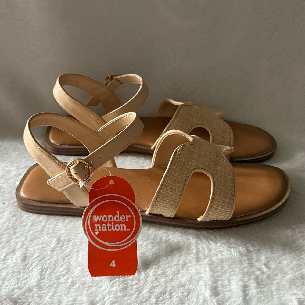 Wonder‎ Nation Big Girls Size 4 Sandals with Beige Adjustable Straps Shoes New